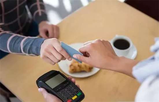 办几台POS机信用卡刷卡提额比较好？-第2张图片-南京拉卡拉POS机办理