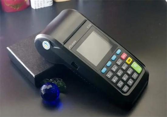 信用卡快速提额用什么POS机？  -第3张图片-南京拉卡拉POS机办理